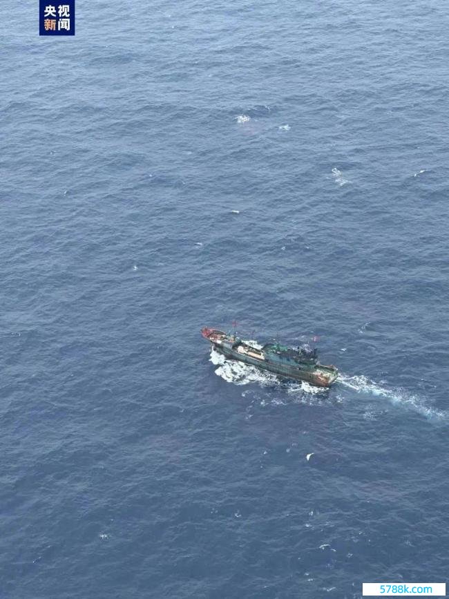 外籍货船与中方渔船碰撞 形成渔船千里没8东谈主失联